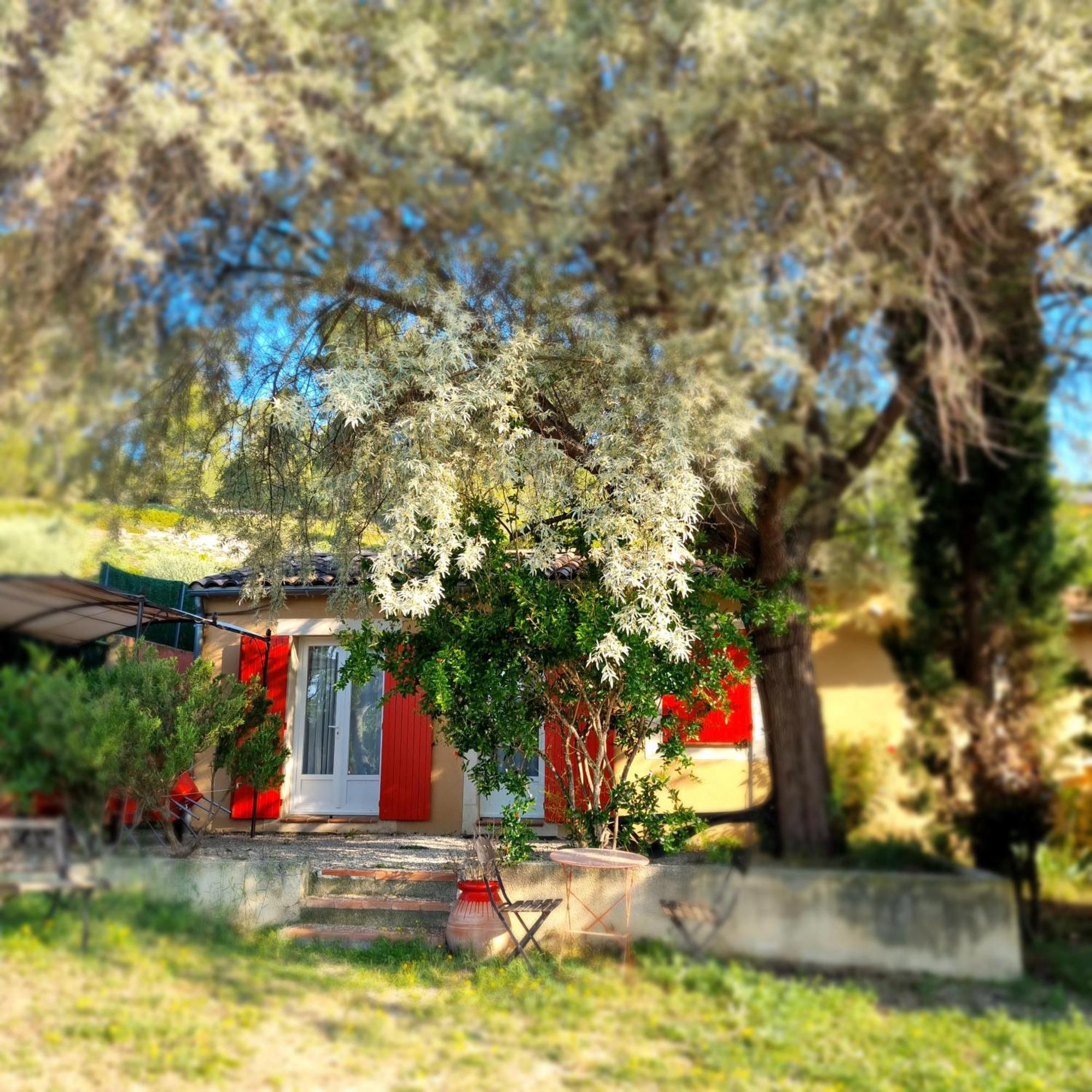 L'Oustaou Du Luberon Et Spa Villelaure Exterior foto