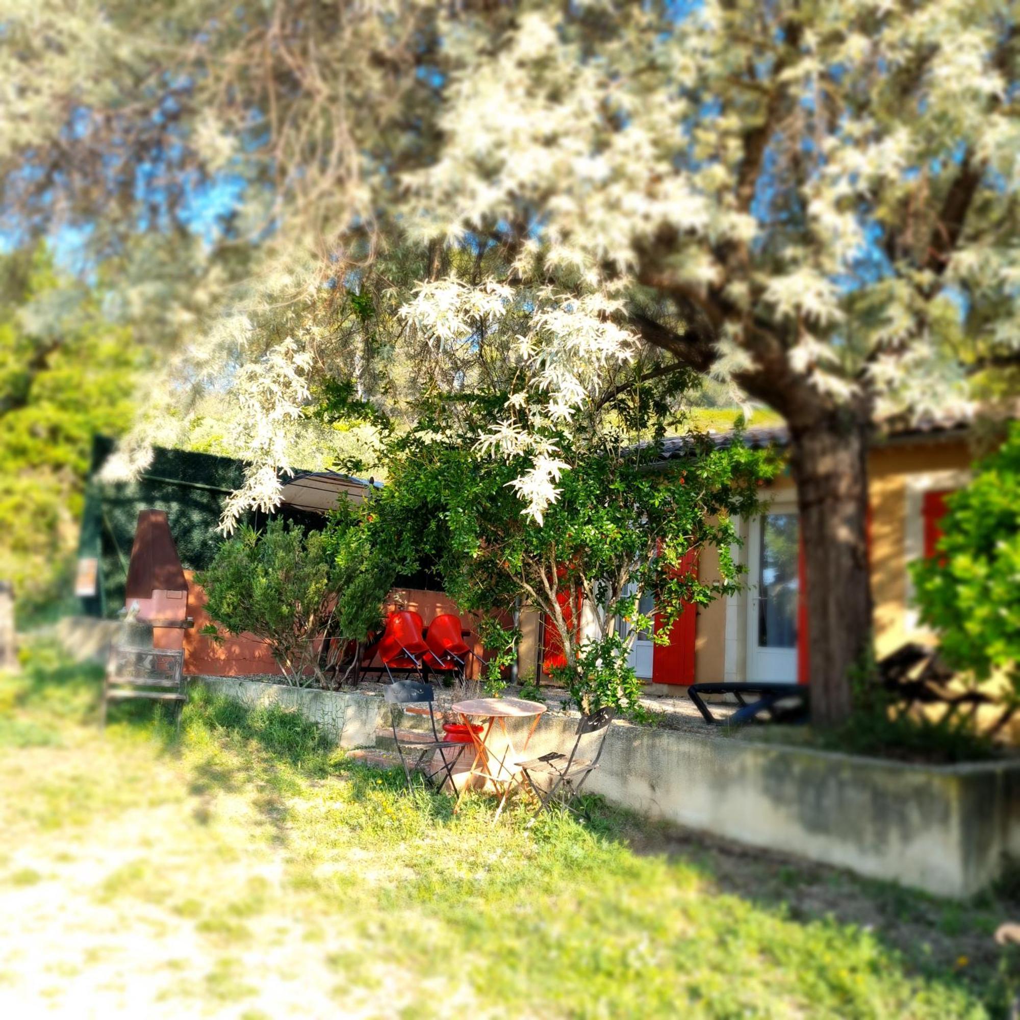 L'Oustaou Du Luberon Et Spa Villelaure Exterior foto